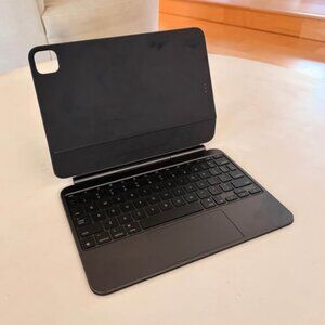 Apple Magic Keyboard for iPad Pro 11” (Excellent Condition)